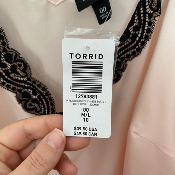 Torrid Peach Blush Pink button front Camisole Black Lace SZ 00 - Picture 4 of 9